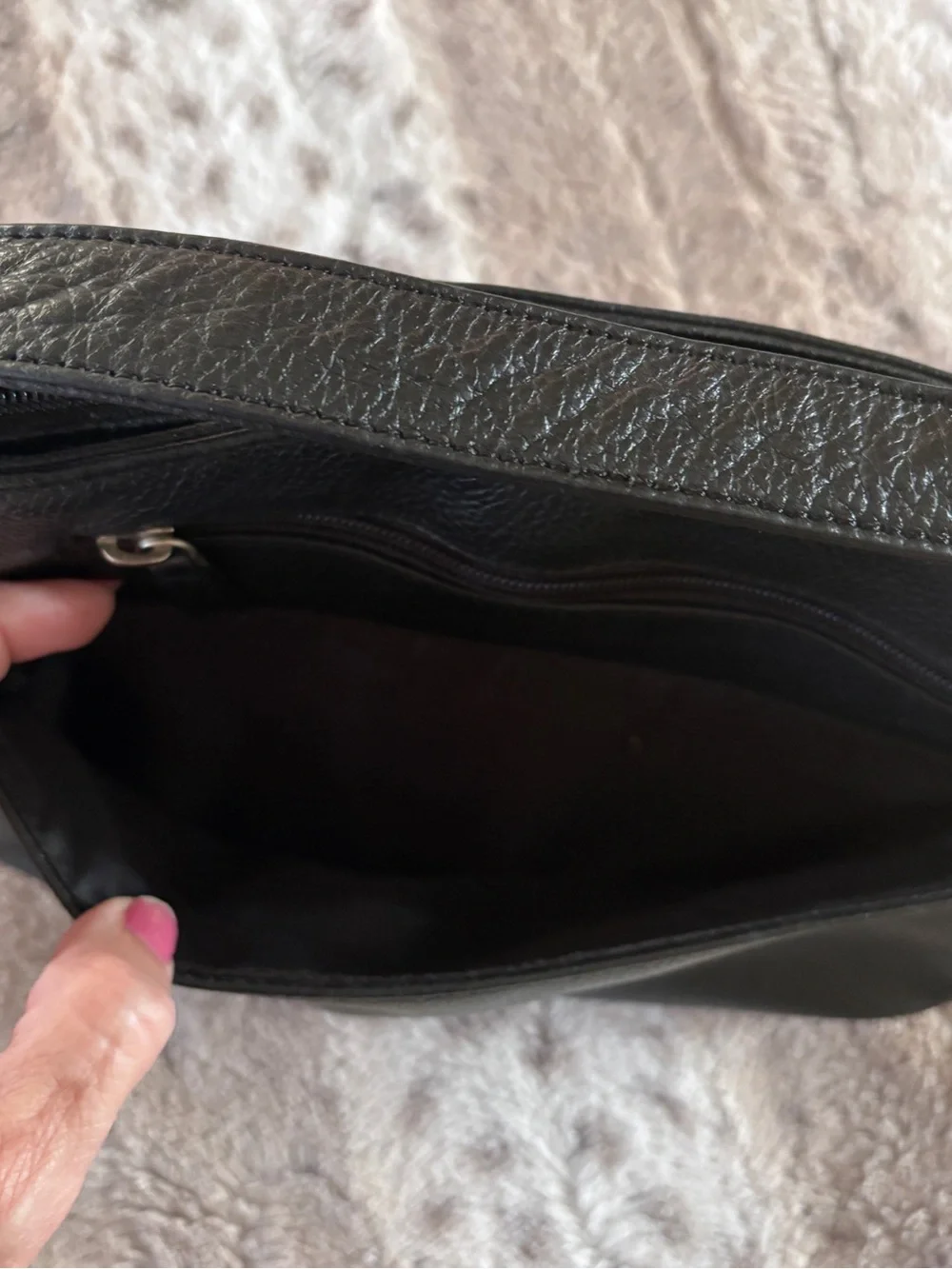 The Sak Hobo Soft Black Pebble Leather Shoulder Bag Purse Handbag